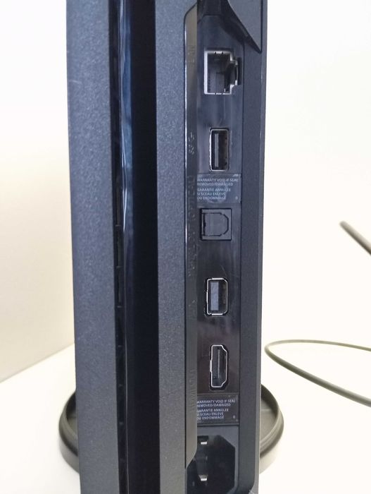 PS4 PRO 1TB 4K PlayStation 4 + comando (LER DESCRIÇÃO)