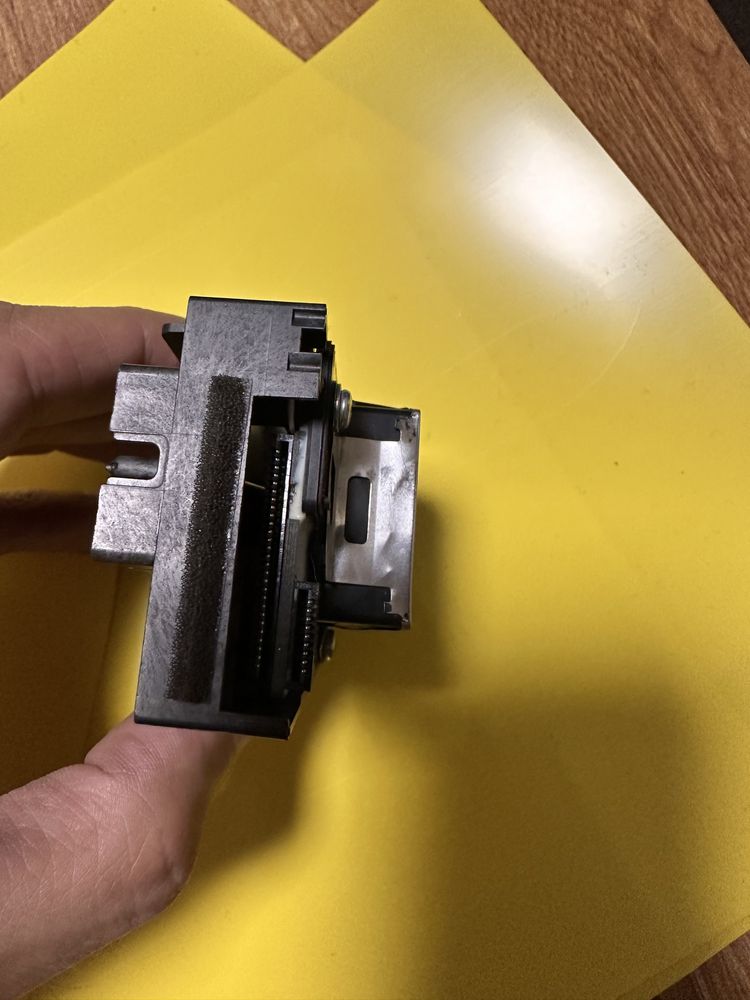 Б/у печатающая головка epson l1800
