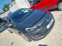 Posiadam czesci opel astra j 1.6  16v kombi  2012r kolor z190