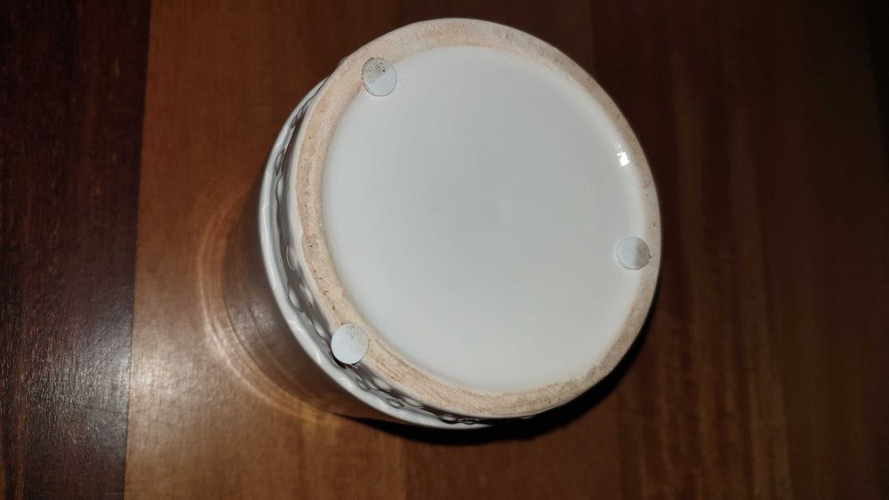 Osłonka ceramiczna biała z sercem z jednej strony, stan idealny