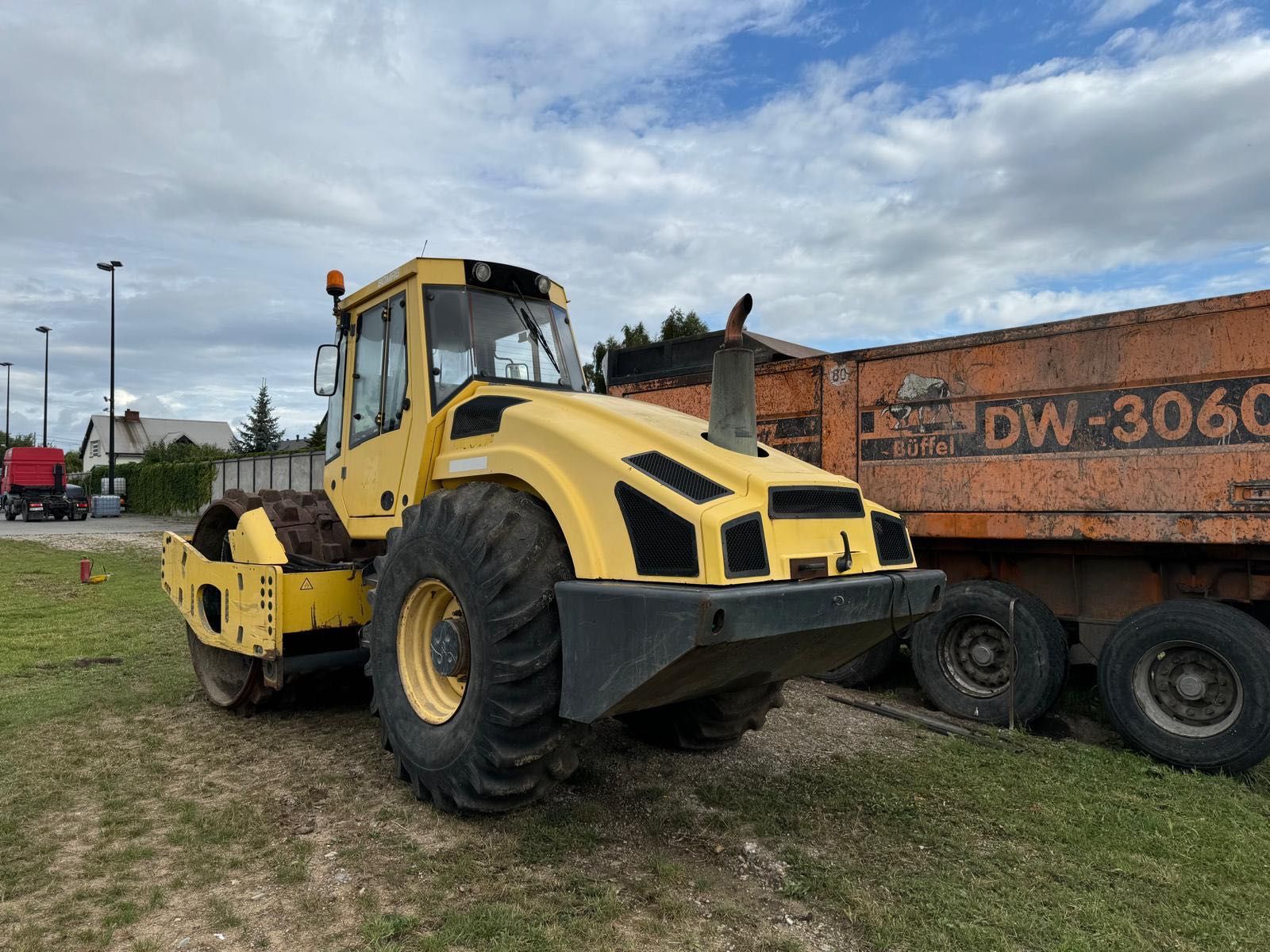 WYNAJEM Walec drogowy Bomag BW 213DH-4