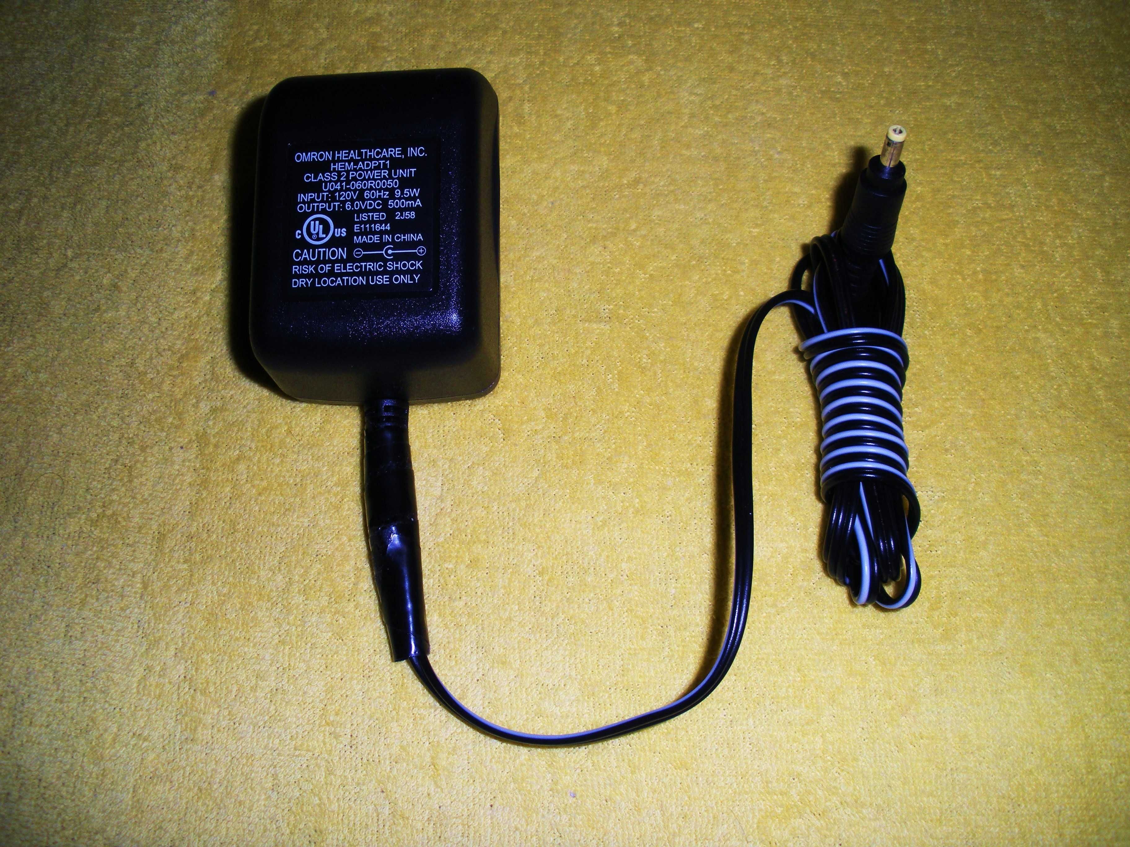 Зарядное устройство “Nokia AC-3E”.