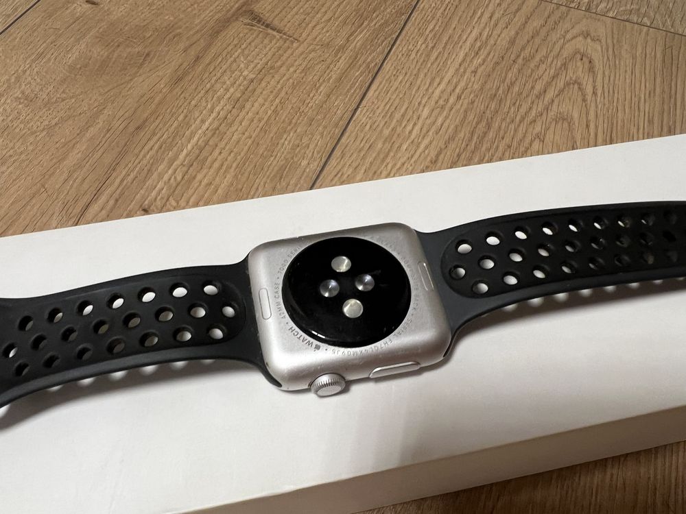 Apple Watch 7000 Sport 42 mm SILVER w bardzo dobrym stanie!