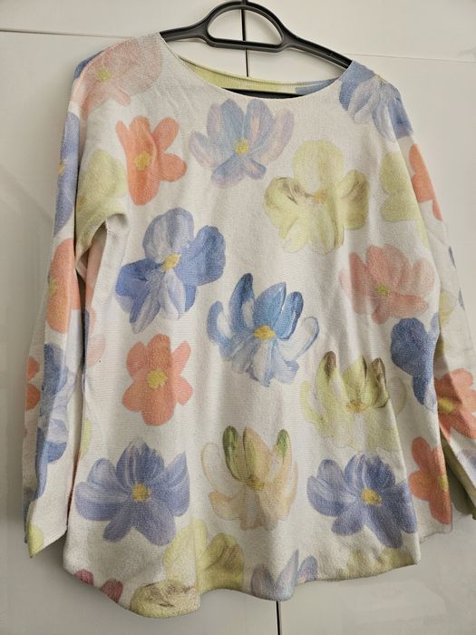 Sweterk włoski w piękne kwiaty