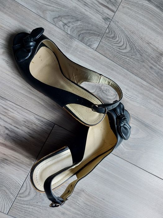 Sandalki na niskim koturnie CCC r 38 24,5cm