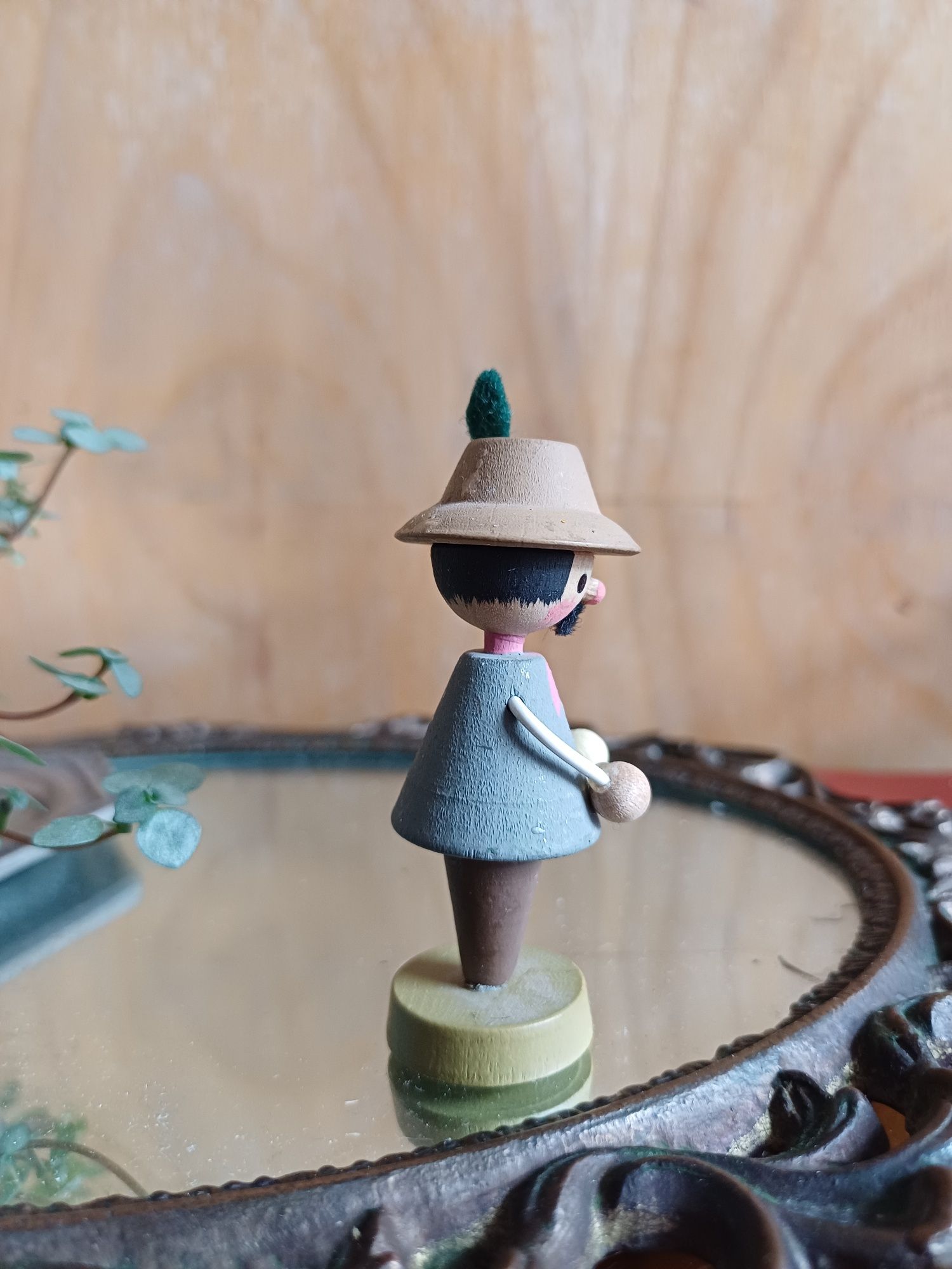 Gajowy gugała drewniana figurka zabawka prl stara vintage ddr retro