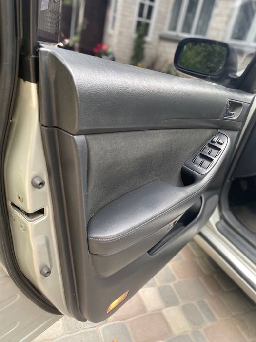 Toyota avensis 2003