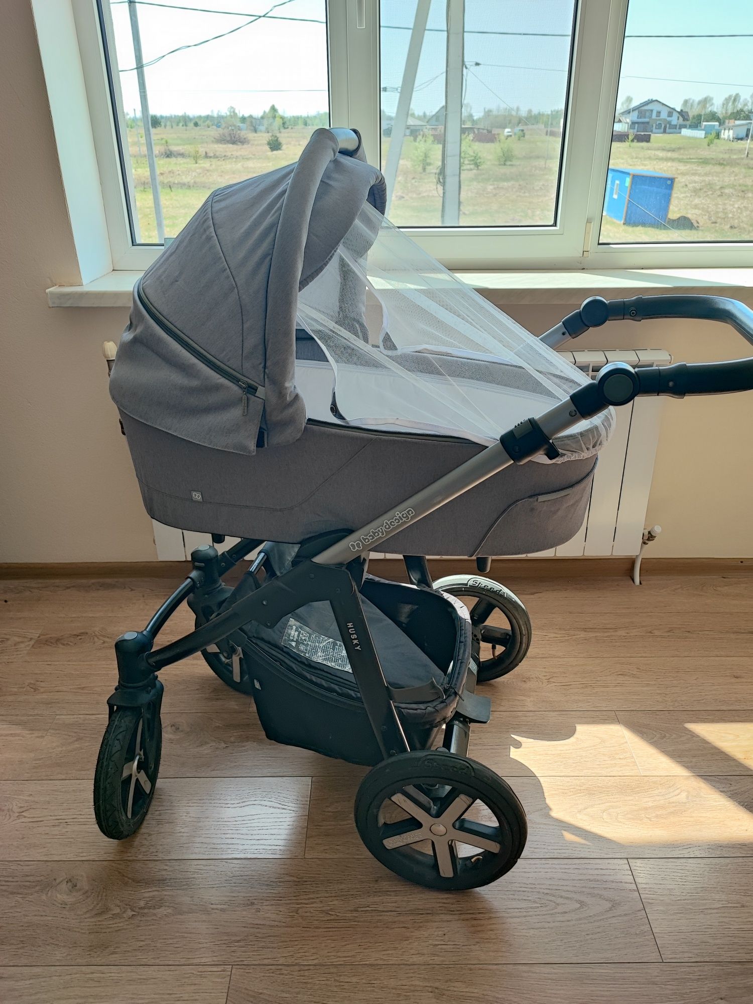 Каляска Baby design Husky 2 в 1, автолюлька Maxi Cosy