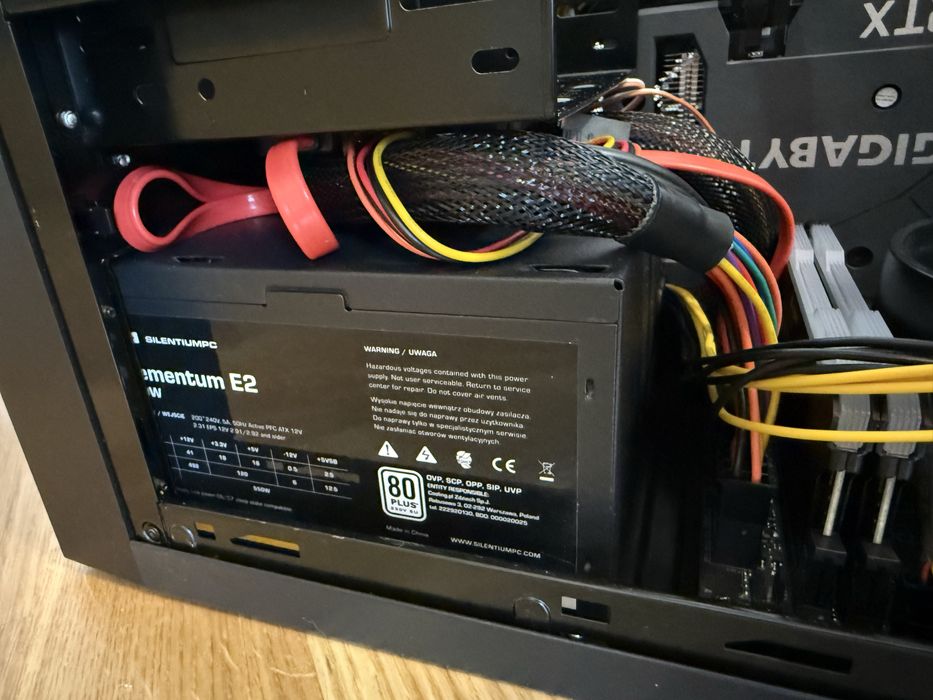 Komputer Ryzen 5 3600 + Gigabyte RTX 3050 8GB + 16GB RAM