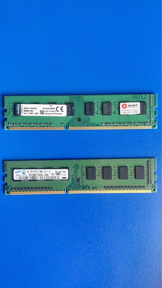 Оперативна память 2gb DDR3 (дві пластинки)