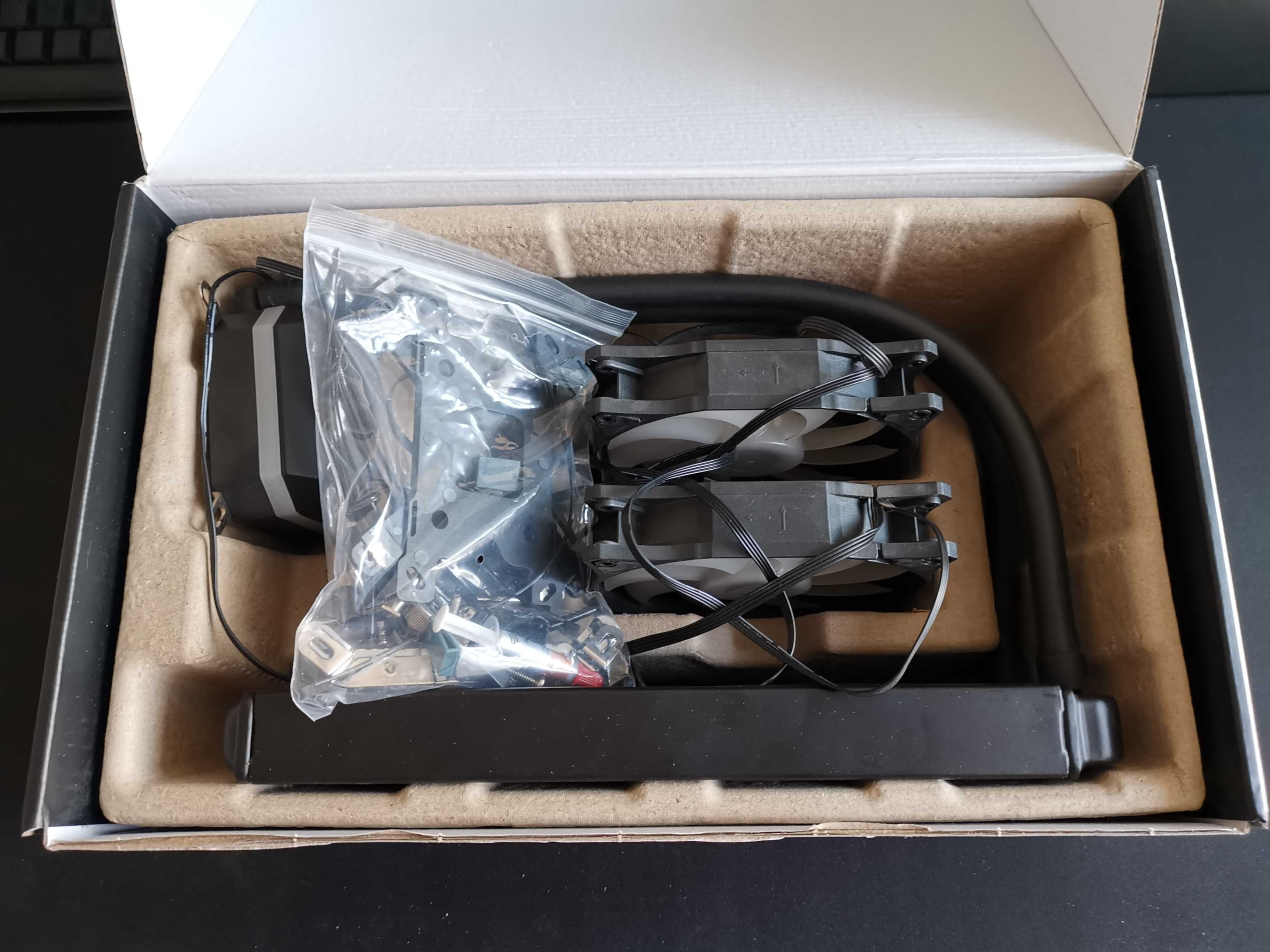 Chłodzenie AIO SilentiumPC Navis RGB 240 V2