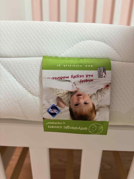Łóżeczko i komoda dziecięca NOAH firmy KLUPŚ + materac FIKI MIKI