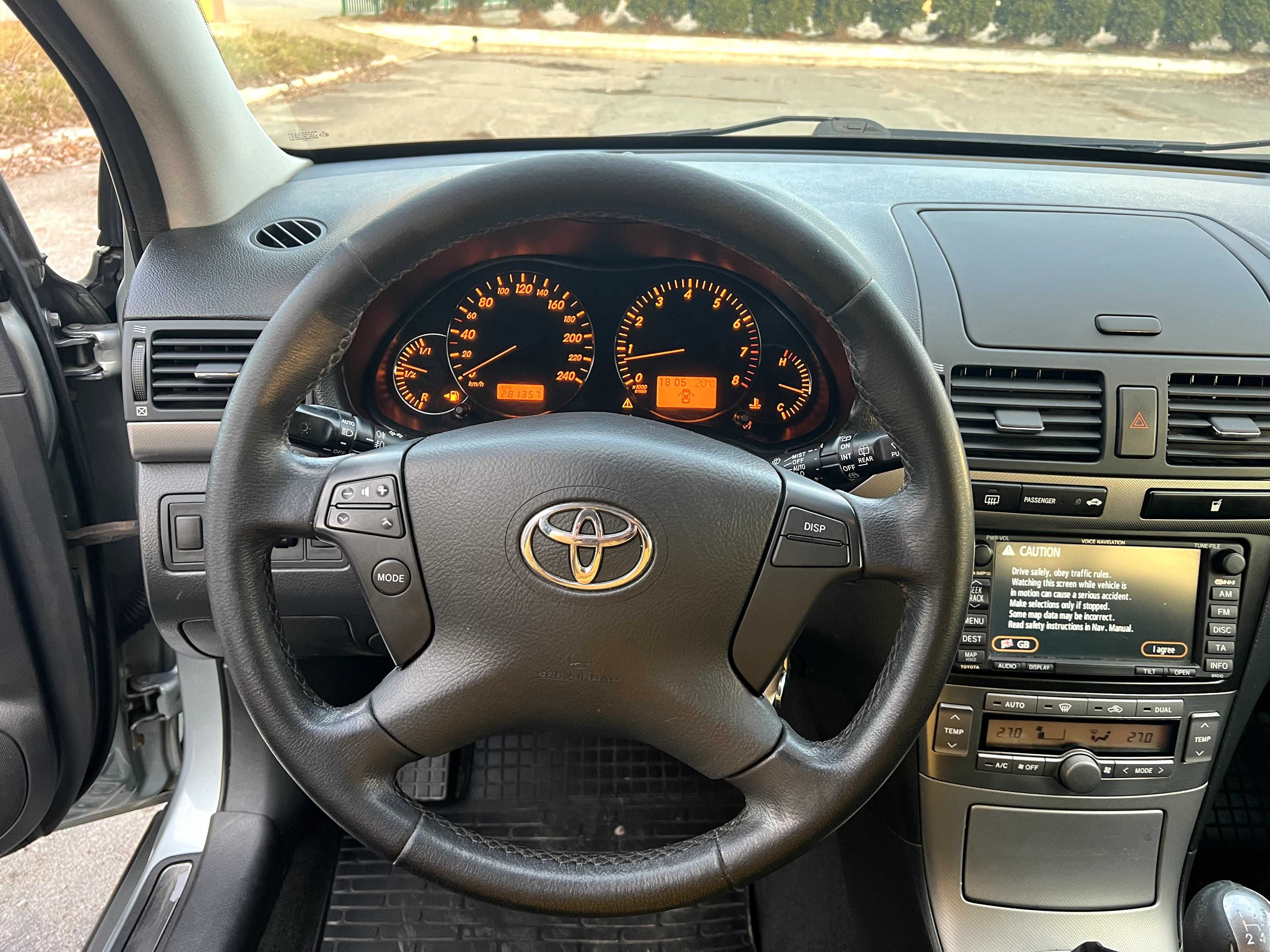 Продам машину Toyota Avensis