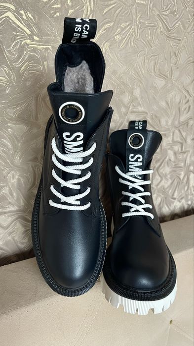 Продам зимние кожаные ботинки