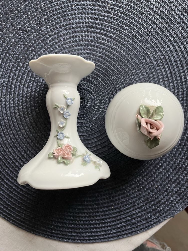 Porcelanowy swiecznikbi puzderko