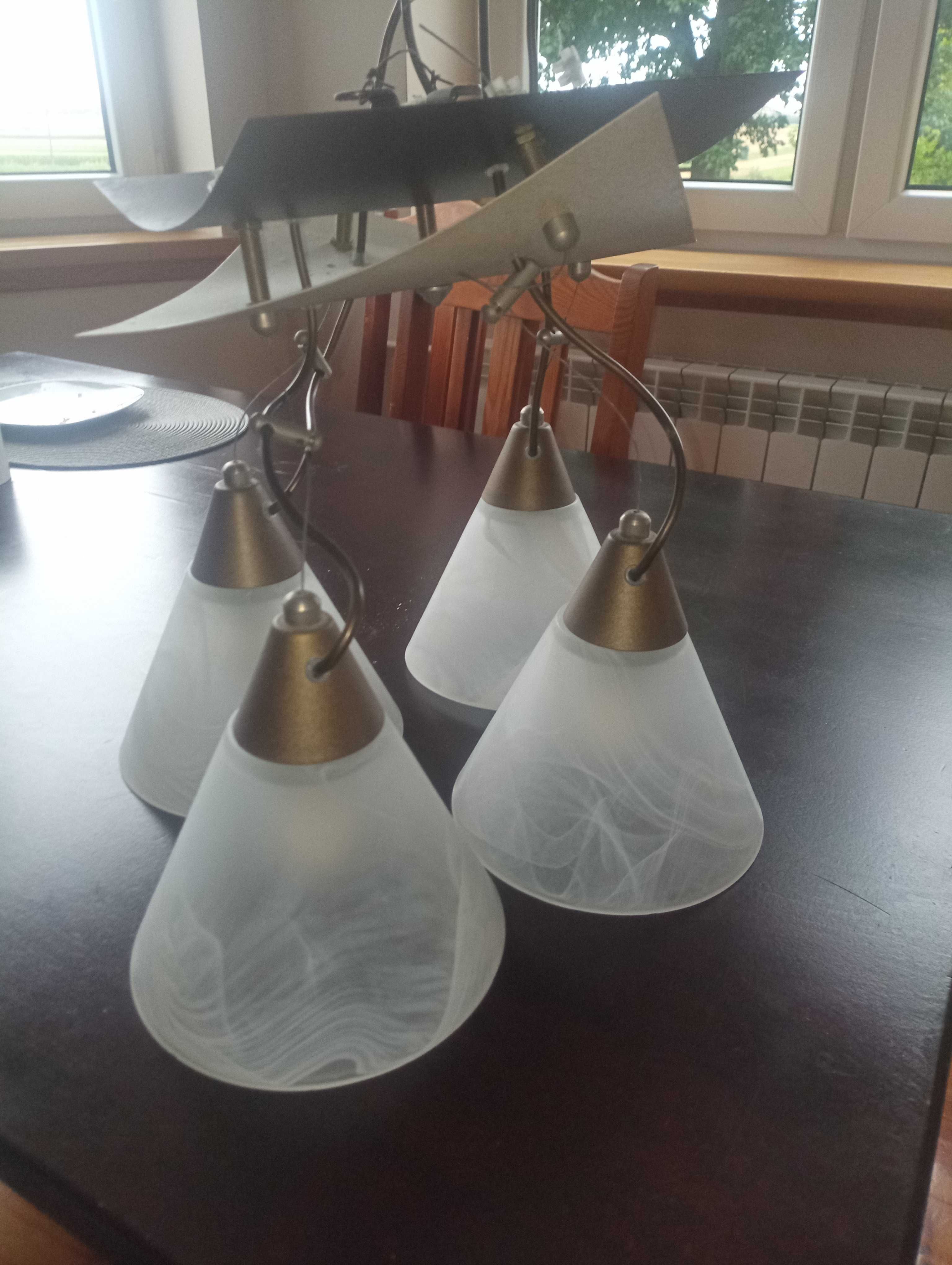 Lampa z 4 kloszami