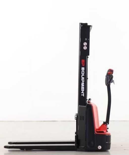 Empilhador /  Stacker 1500kg , Elev.2,70mt , Novo