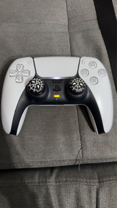 Playstation 5 + 1 Comando