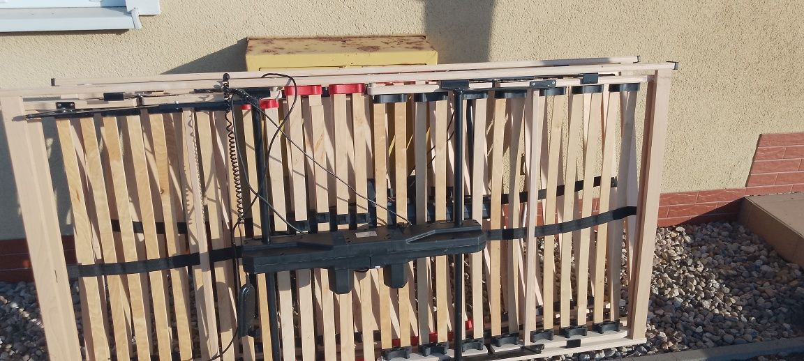 Stelaż do łóżka z napędem elektrycznym