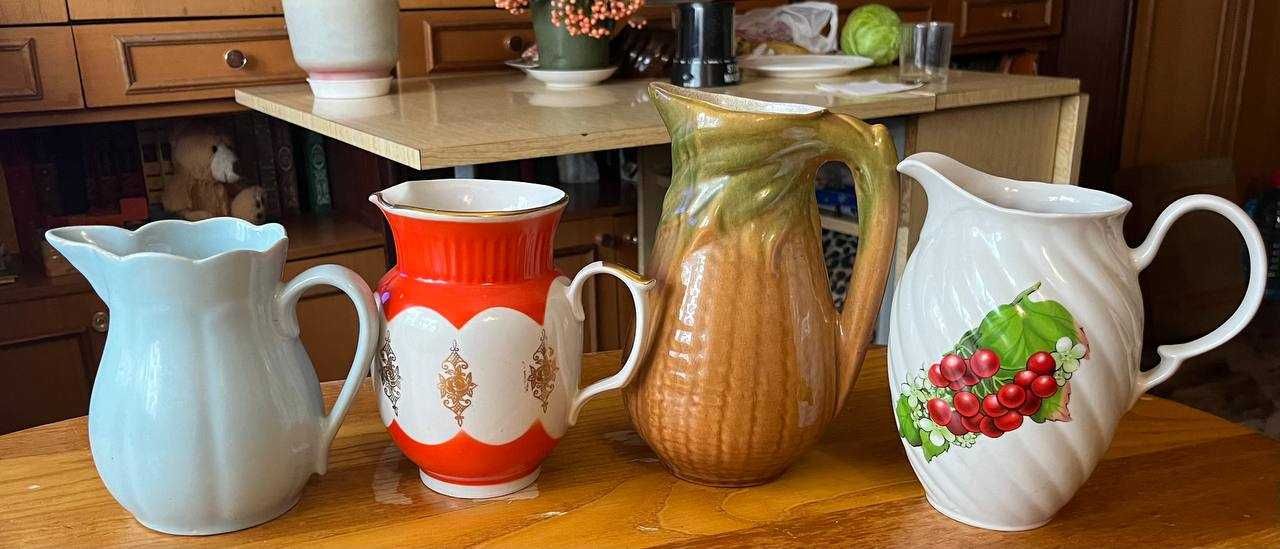 Фаянсовые кувшины  Голубого нет