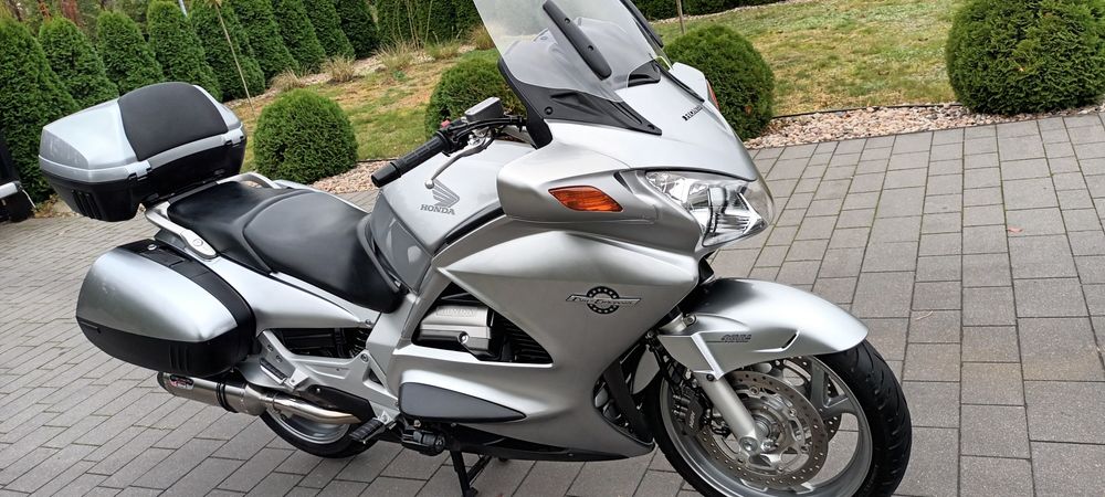 Honda ST 1300 Pan Europen Bezwypadkowa piękna.