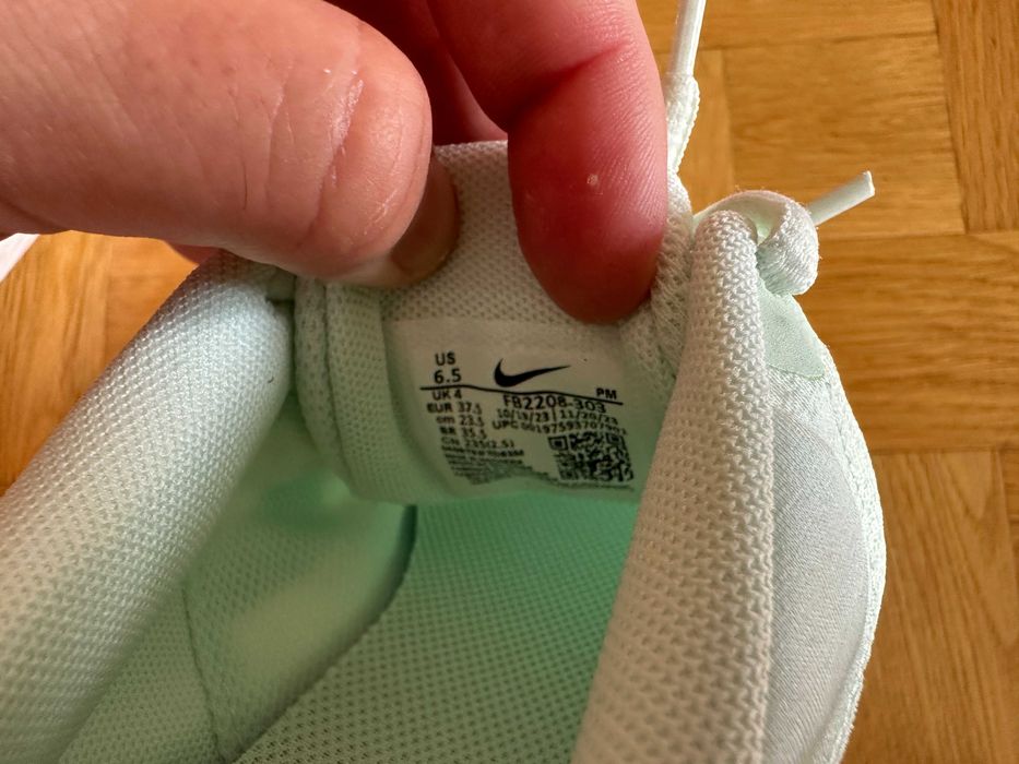 Кросівки Nike Revolution 7	кроссовки FB2208-303