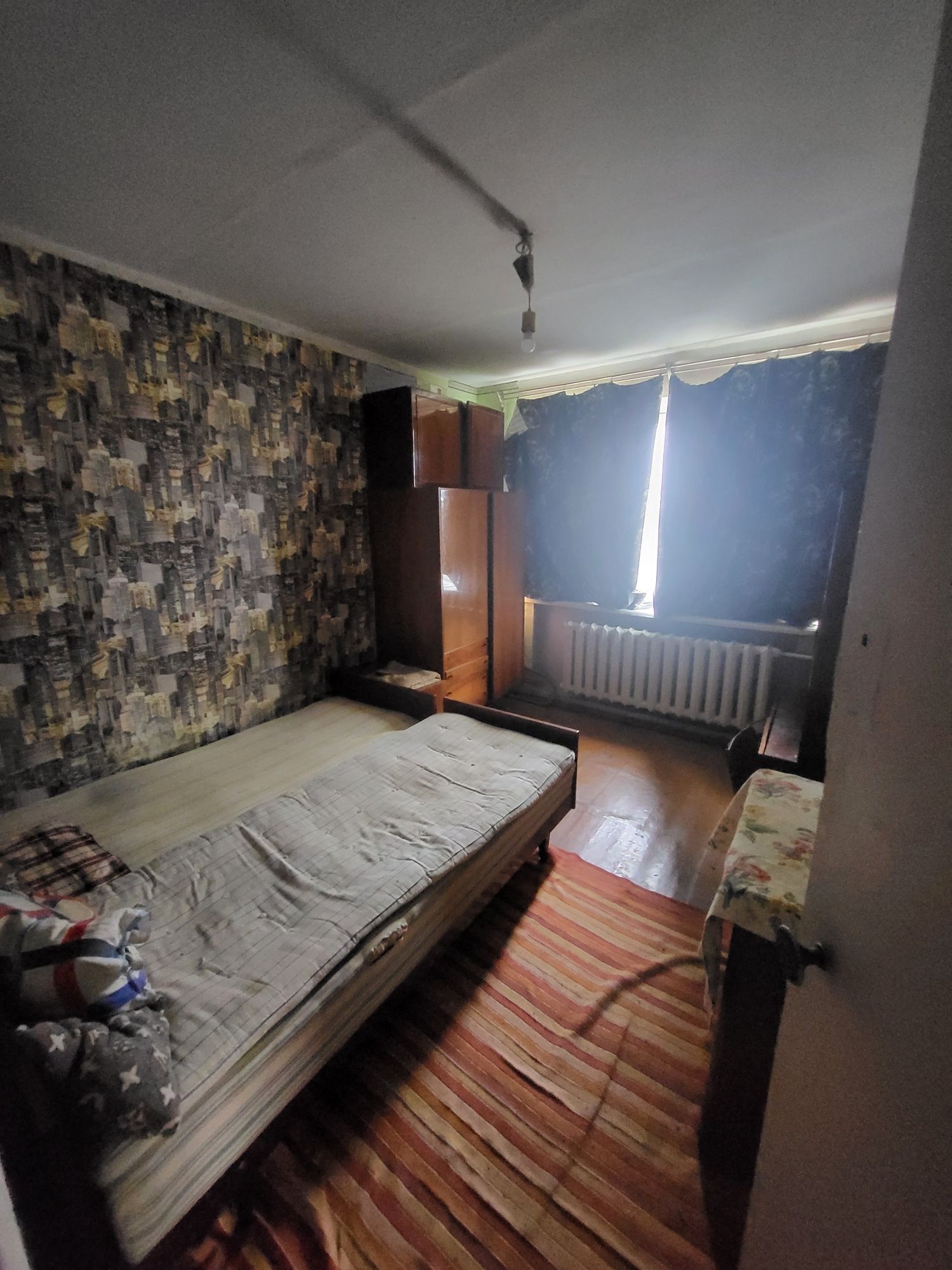 Житомир.Сдам ДЕШЕВО 3 кім.кв-ру ( пр-т Миру,біля Европейського універу