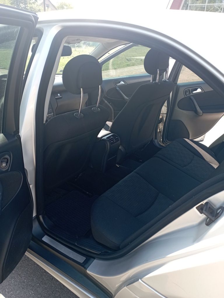 Автомобіль  Mercedes -Benz компресор 1.8