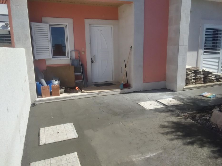 Remodelações, reparações, montagem.