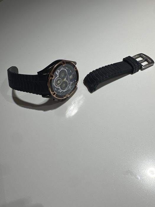 Uszkodzony zegarek Ferrari