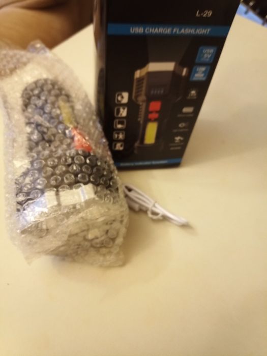 Ліхтар акумуляторний світлодіодний.