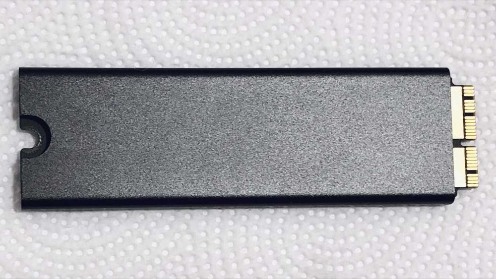 Oryginalny dysk SSD Apple 512 GB, mało używany