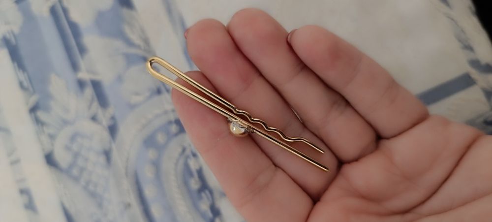 Alfinete de Gravata dourado . Usado, mas como novo.