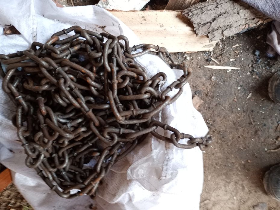 Ланцюг цепь металевий