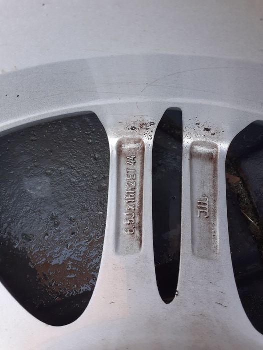 4 felgi aluminiowe 16" – 4×100 – Renault Scenic II / inne