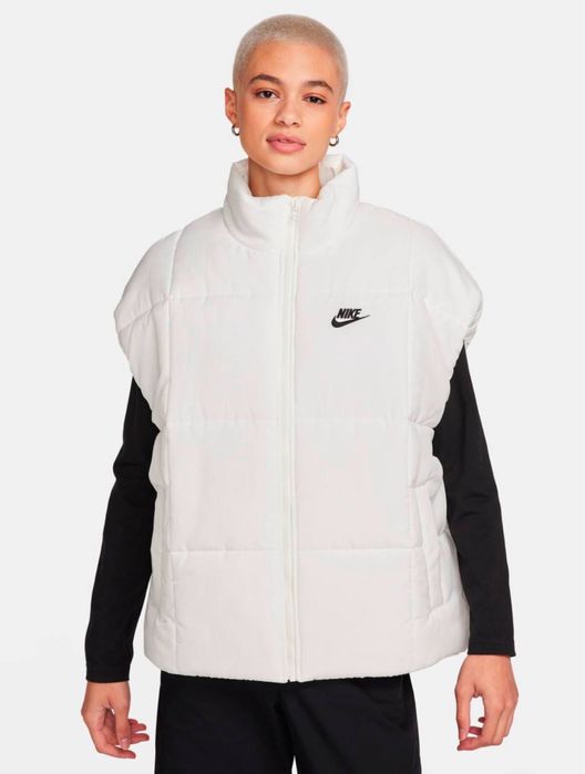 Жіноча жилетка Nike оригінал з нових колекцій.