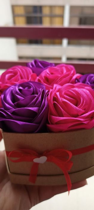 Caixas de rosas em cetim - Prenda Eterna