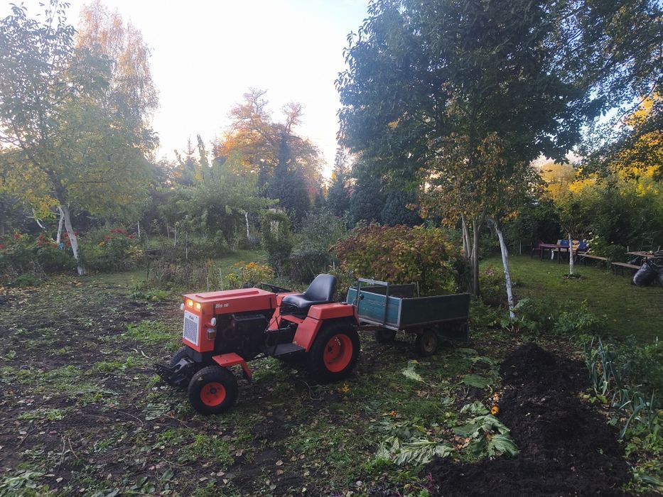 Mini traktor Hako 2000v pług do śniegu przyczepka