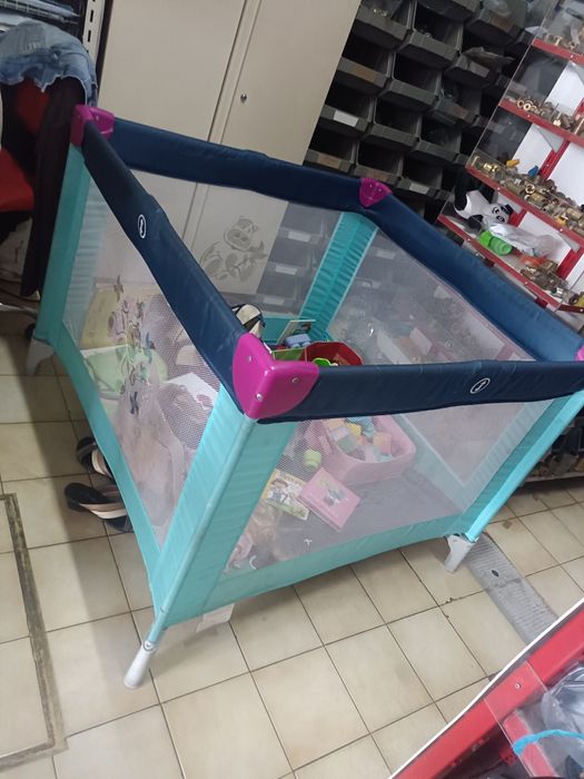 Parque para crianças de viagem