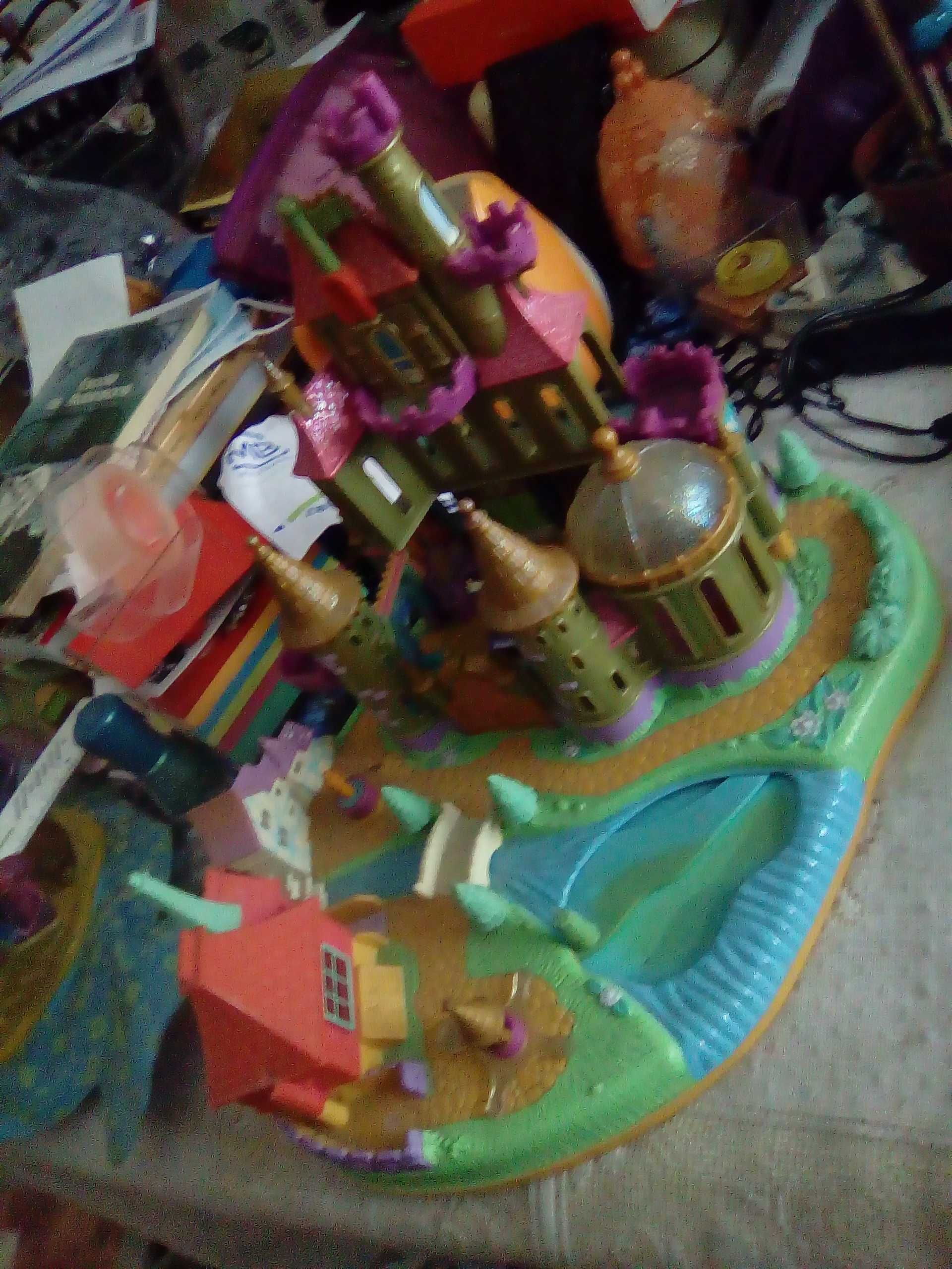 Polly pocket - Castelo da Bela e monstro