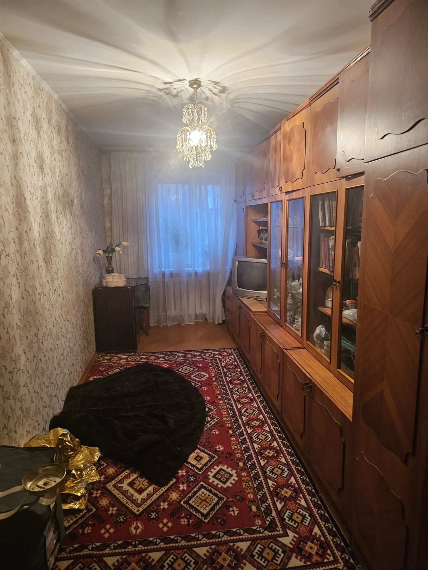 ПРОДАМ 3 комн на Соборной возле музея
