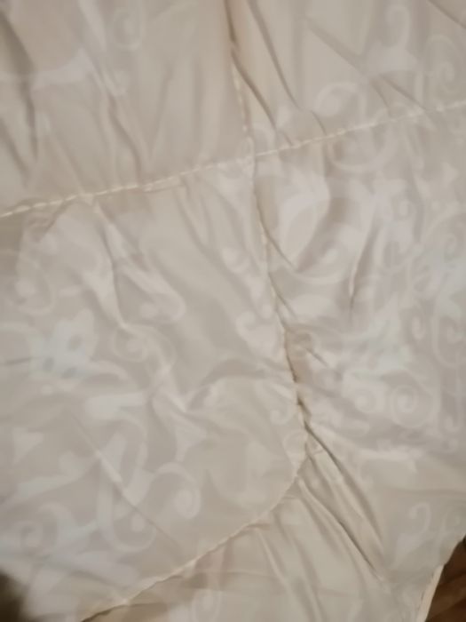 Нова велика  стьобана демісезонна  Ковдра, розмір 172*205.