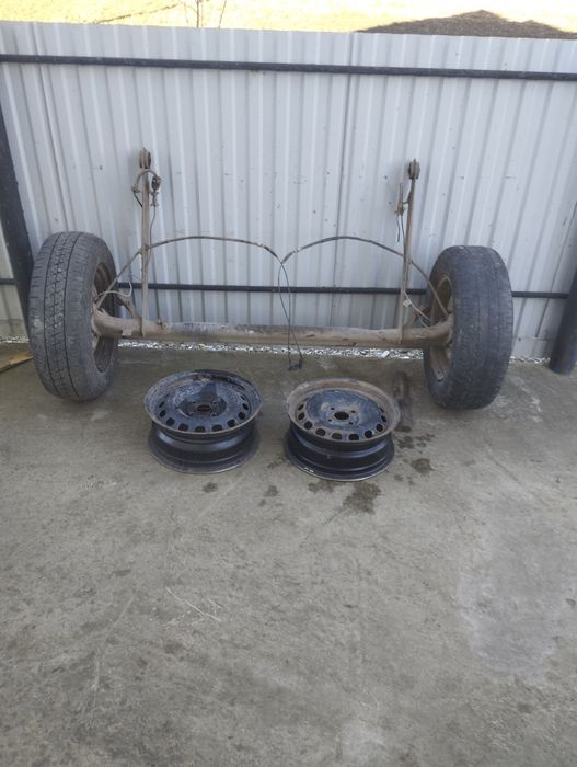 Прицеп балка для прицепа з колесами