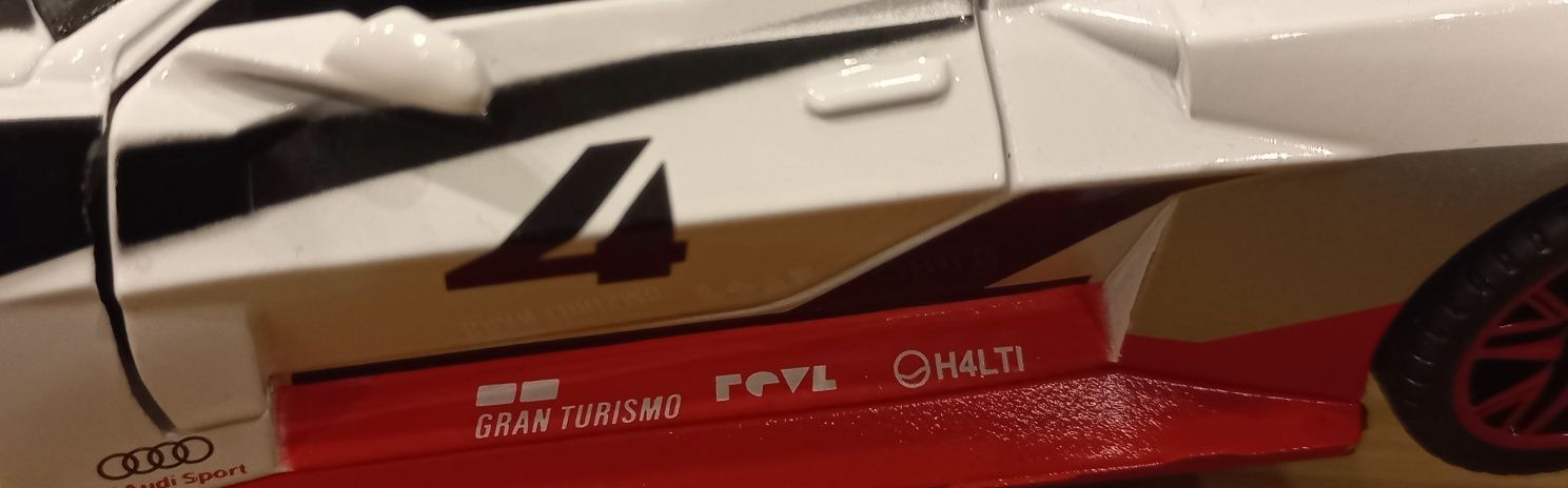 Audi GT alloy gran turismo model 1:32 metal