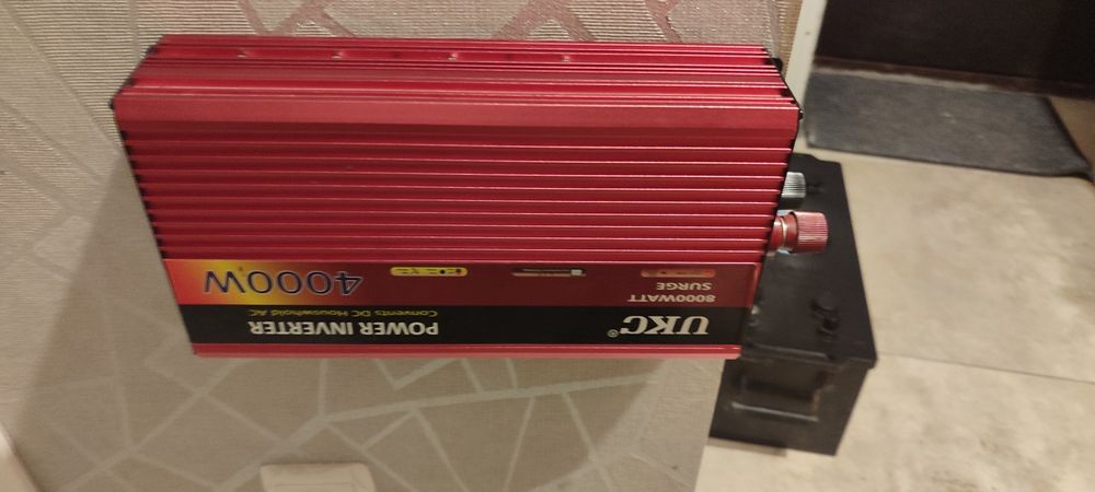 Продам інвертор 12/220 з АКБ 190ач