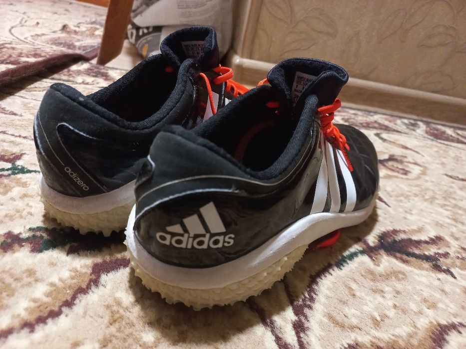 Шипівки для стрибків Adidas