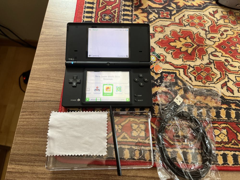 Nintendo Dsi Custom firmware z akcesoriami