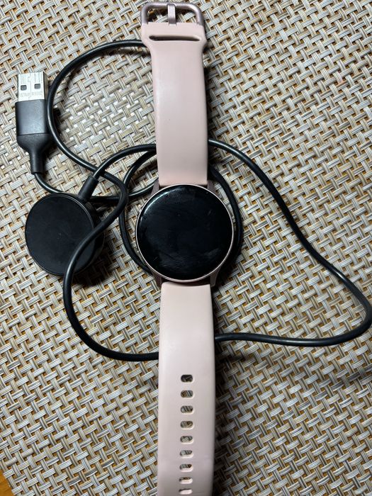 Продам б/в смарт-годинник Samsung Galaxy Watch Active2