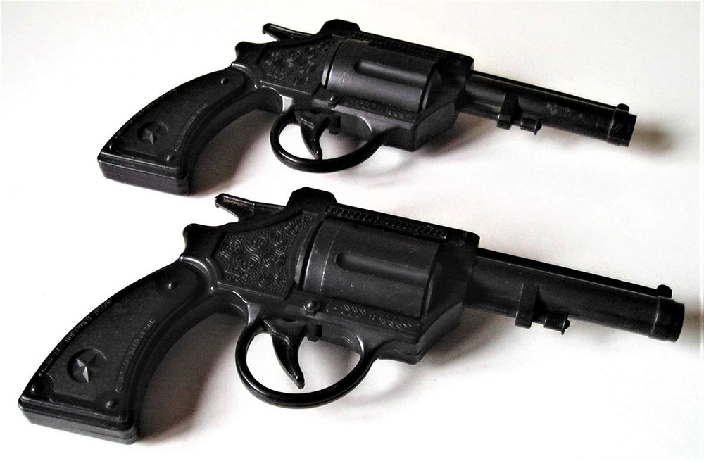 Игрушка пистолет револьвер СССР 1980-е годы