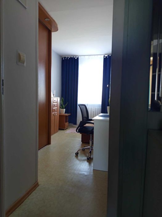 Pokój do wynajęcia dla dziewczyny uczącej się lub pracującej.